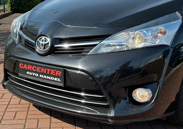 Toyota Verso cena 57999 przebieg: 118000, rok produkcji 2016 z Józefów małe 301
